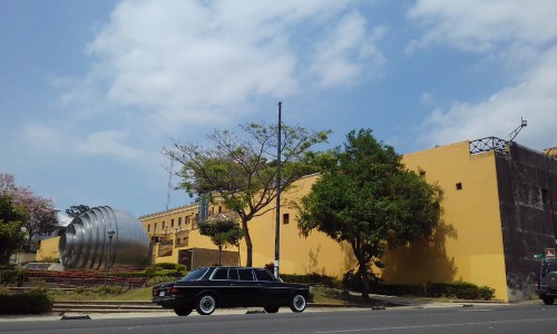 300D MERCEDES LIMOUSINE Museo Nacional de Costa Rica